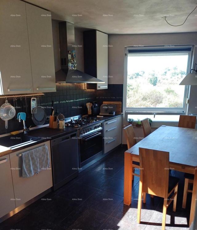 Apartment An apartment of 89 m2 is for sale, Buje