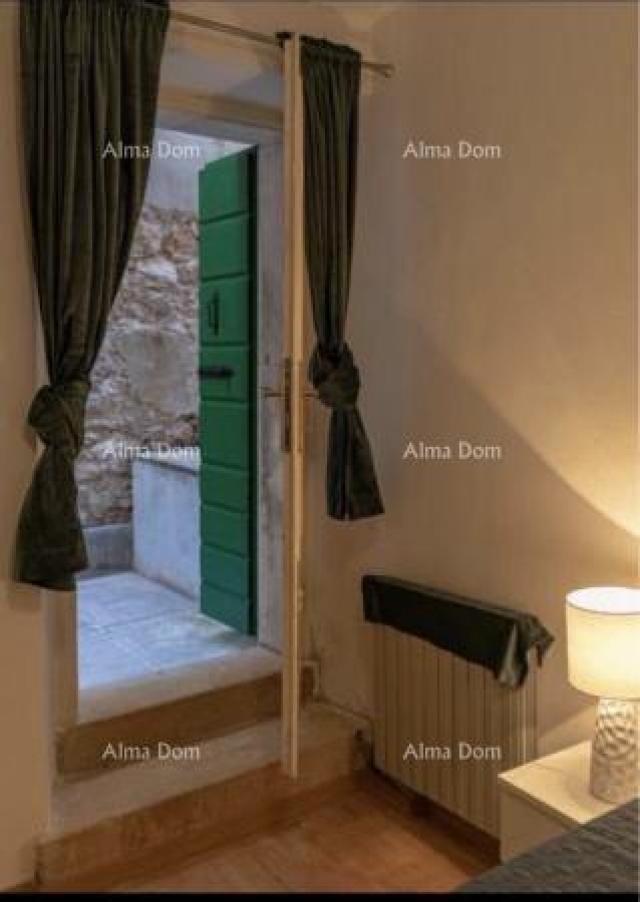 Apartment For sale: Two-bedroom apartment in the center of Rovinj.