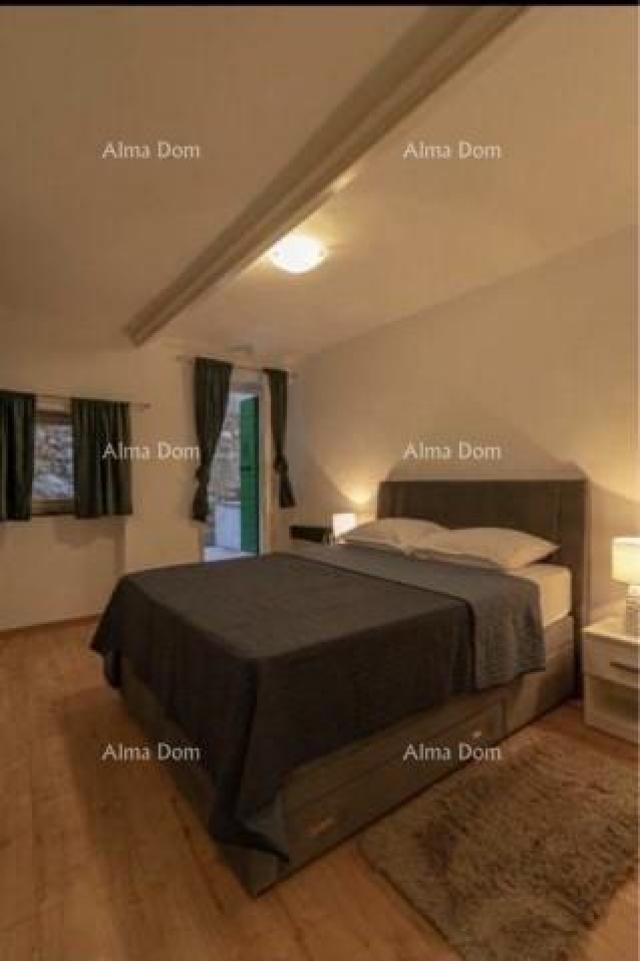 Apartment For sale: Two-bedroom apartment in the center of Rovinj.