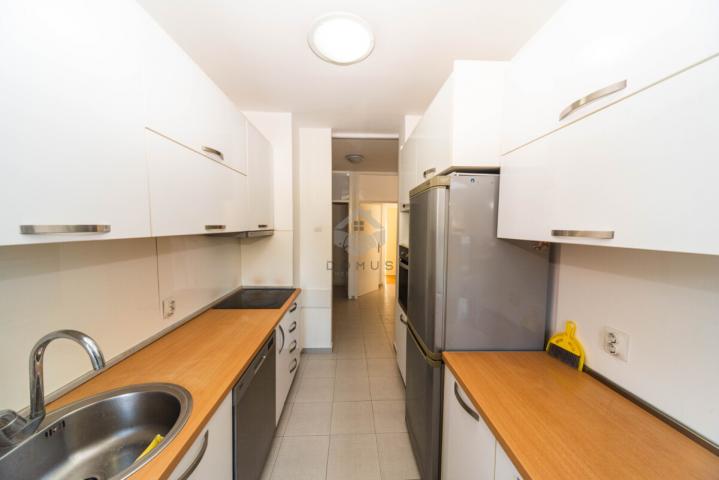 Dvosoban namješten stan 80m2, Blok IX - Podgorica