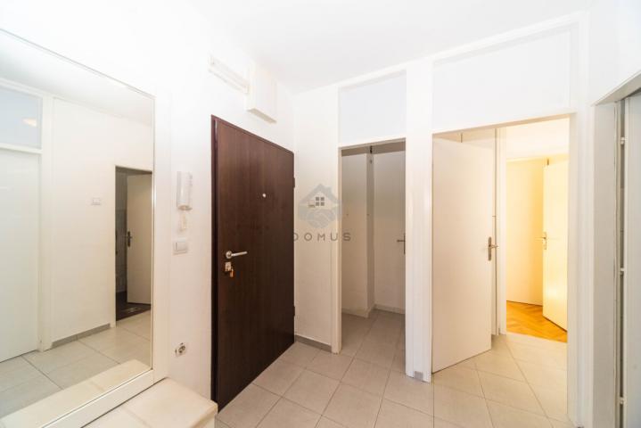 Dvosoban namješten stan 80m2, Blok IX - Podgorica