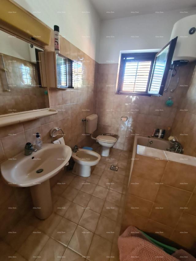 Kuća Prodaja kuće s dvije stambene jedinice, pomoćnim objektom i garažom, Ližnjan!