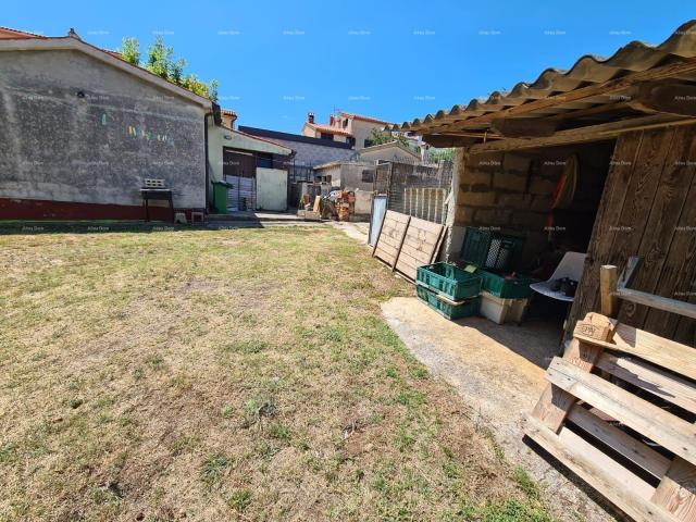 Kuća Prodaja kuće s dvije stambene jedinice, pomoćnim objektom i garažom, Ližnjan!