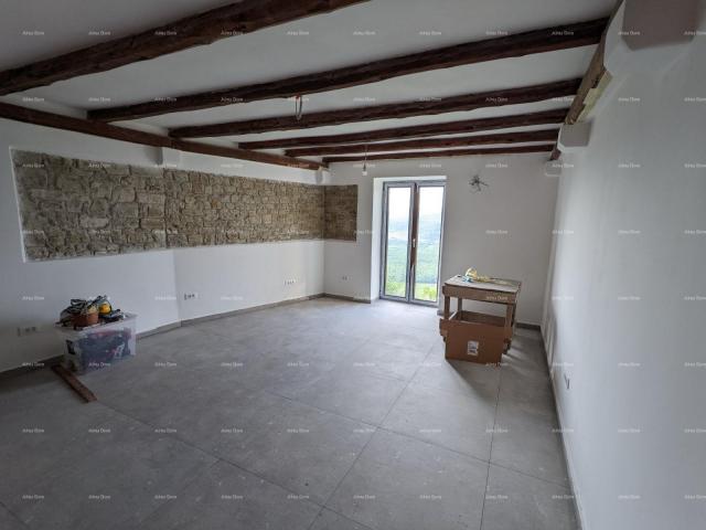 Kuća Prekrasna renovirana kuća s  pogledom i poslovnim prostorom