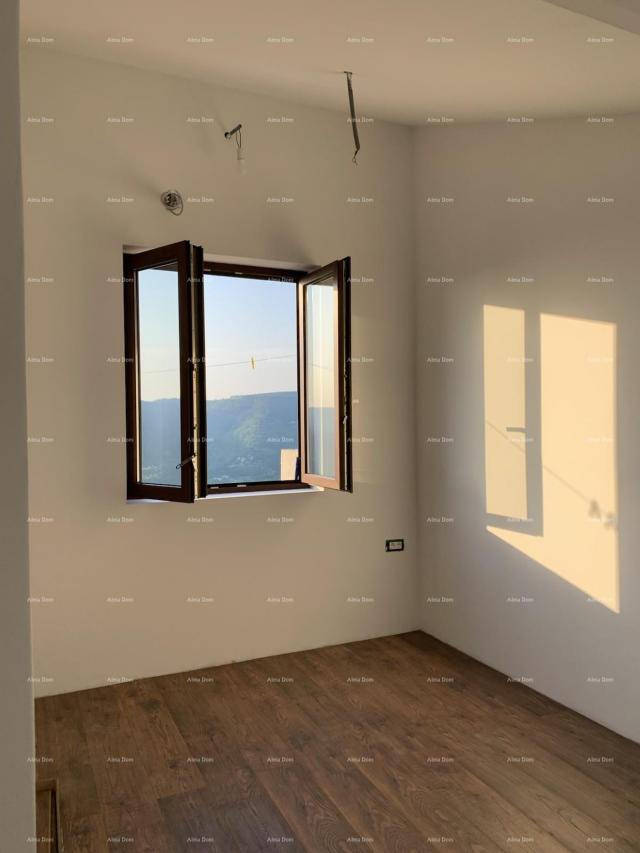 Kuća Prekrasna renovirana kuća s  pogledom i poslovnim prostorom