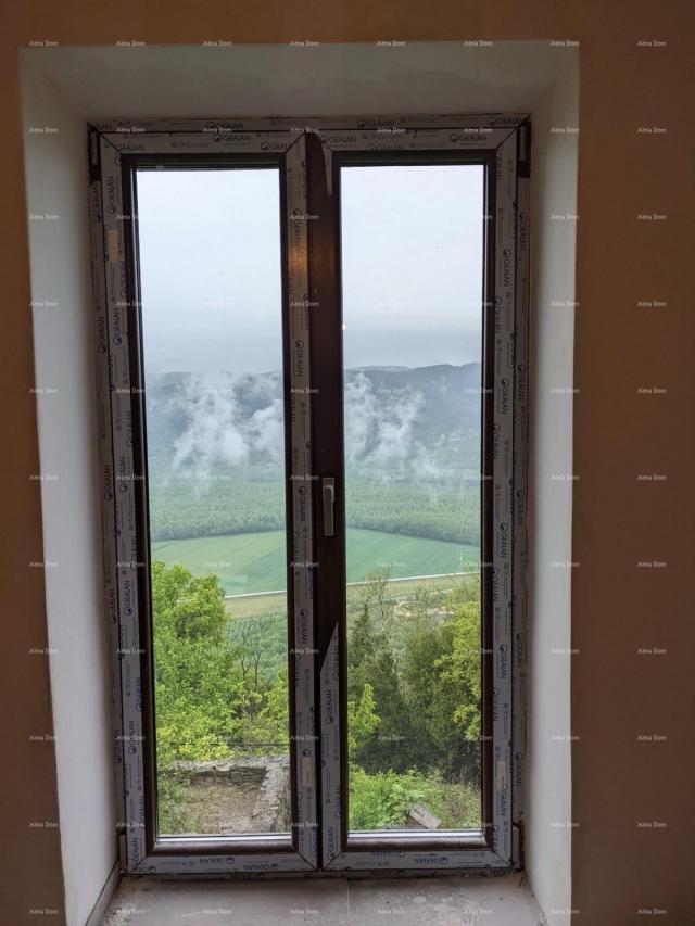 Kuća Prekrasna renovirana kuća s  pogledom i poslovnim prostorom