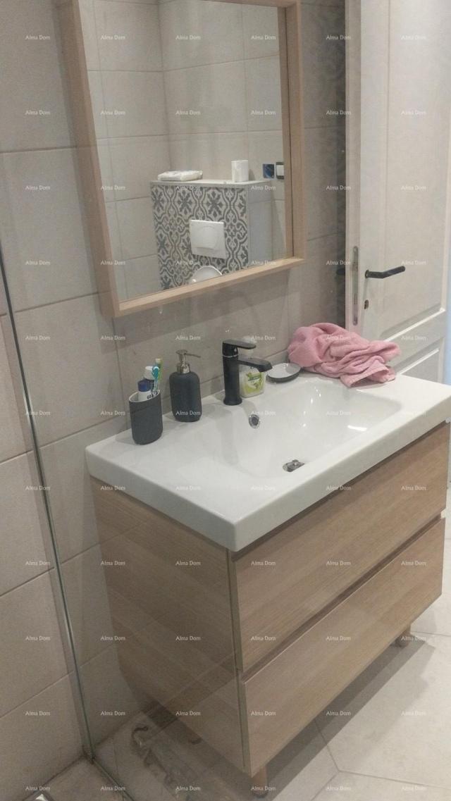 Kuća Prekrasna renovirana kuća s  pogledom i poslovnim prostorom