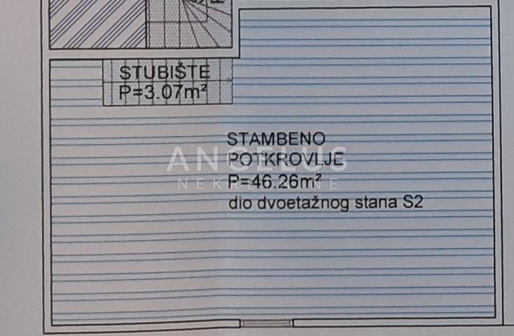 Šolta, Maslinica - dvoetažni stan, terasa, pogled na more, PRODAJA
