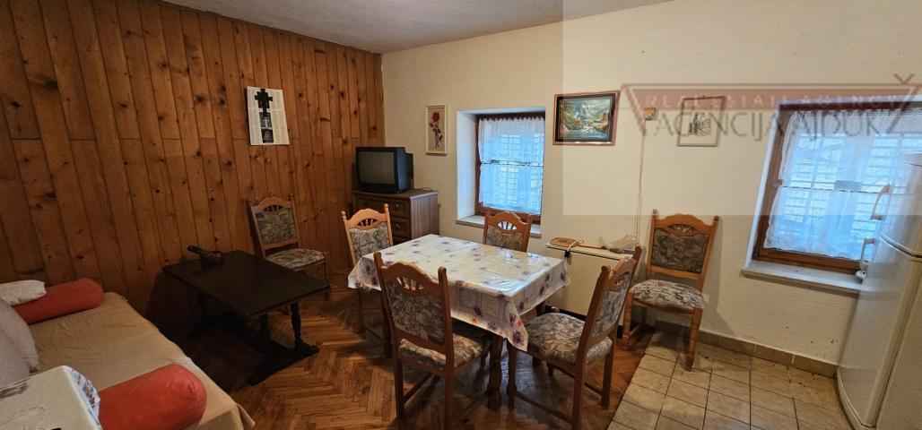 Imotski Berinovac dvije kuće 134 m2 + dvorište