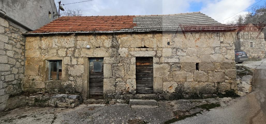Imotski Berinovac dvije kuće 134 m2 + dvorište
