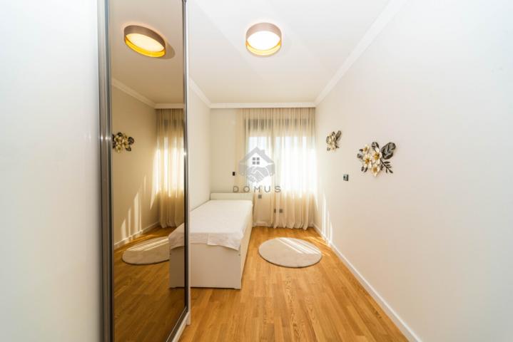 Dvosoban stan 65m2 + parking, Zabjelo - Podgorica