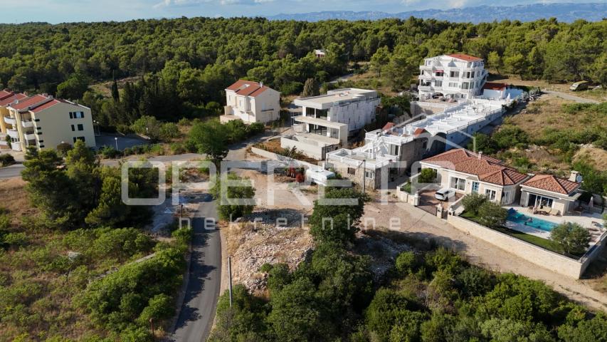 ZADAR - Luksuzna vila s bazenom i pogledom na more u Diklu