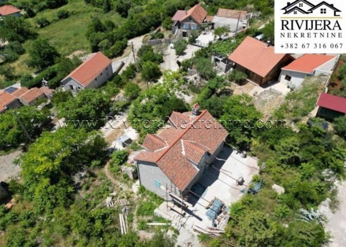 Na prodaju rekonstruisana kamena kuca Zagora Kotor