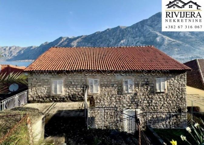 Na prodaju kamena kuca Muo Kotor
