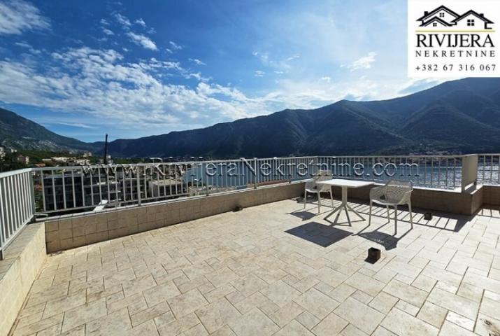 Izvanredan dvosoban stan s pogledom na zaliv Dobrota  Kotor