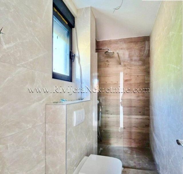 Prodaje se novi dvosoban stan u Tivtu sa pogledom na more