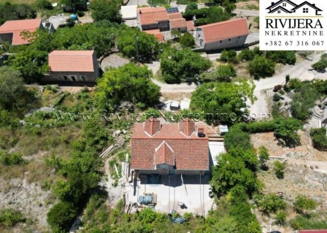 Na prodaju rekonstruisana kamena kuca Zagora Kotor