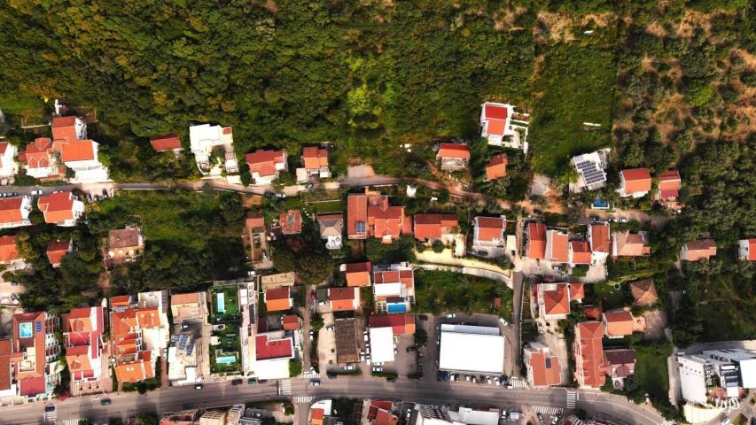 Ekskluzivno! Urbanizovan plac 1967 m² u Budvi – Fantastična lokacija!