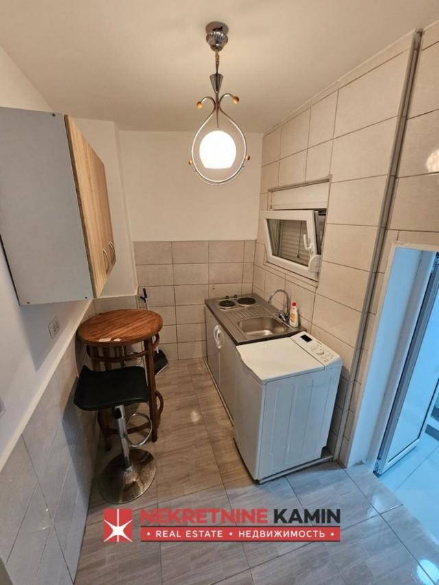 Studio apartman 23m2 u srcu Starog Bara, Bar