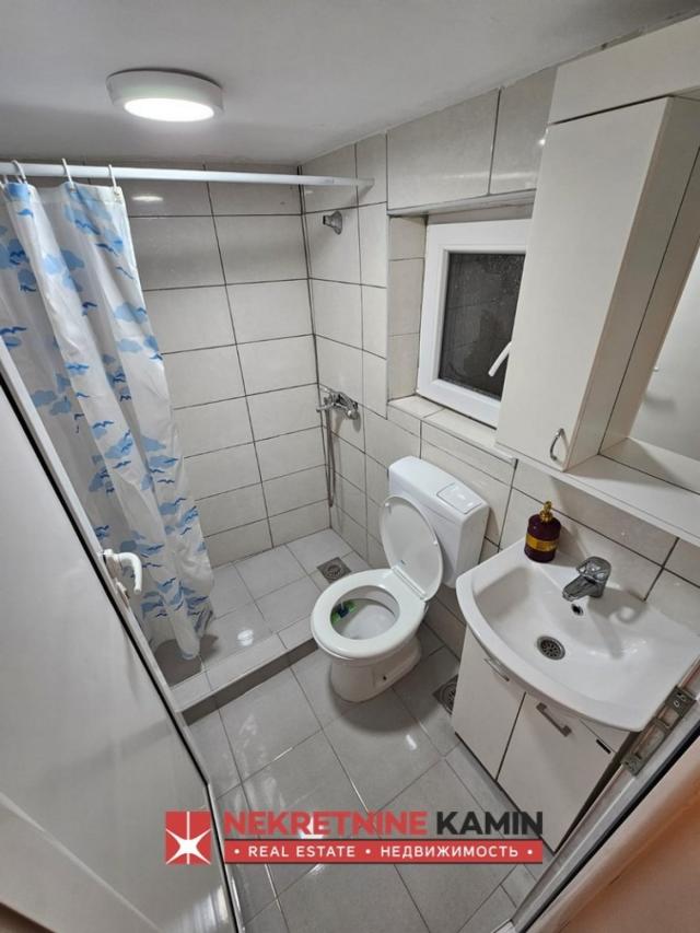 Studio apartman 23m2 u srcu Starog Bara, Bar