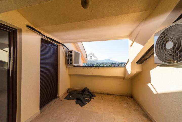 Kuća 380m2 + parking, Gorica C - Podgorica