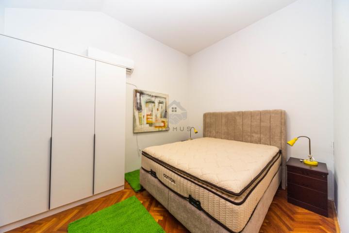 Kuća 380m2 + parking, Gorica C - Podgorica