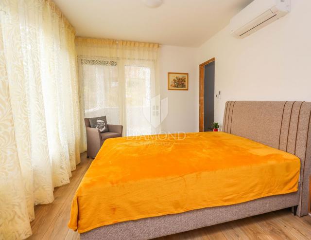 Nova moderna kuća s bazenom u Banjolama