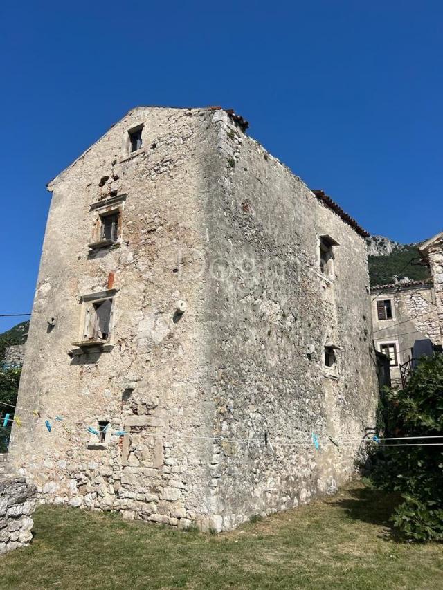 PRILIKA!!!! RIJETKOST U PONUDI!!! SAMOSTOJEĆA KUĆA SA POGLEDOM NA MORE U STAROGRADSKOJ JEZGRI