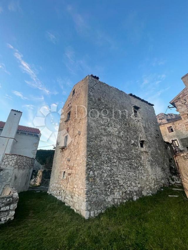 PRILIKA!!!! RIJETKOST U PONUDI!!! SAMOSTOJEĆA KUĆA SA POGLEDOM NA MORE U STAROGRADSKOJ JEZGRI