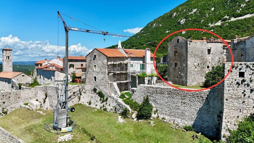 PRILIKA!!!! RIJETKOST U PONUDI!!! SAMOSTOJEĆA KUĆA SA POGLEDOM NA MORE U STAROGRADSKOJ JEZGRI