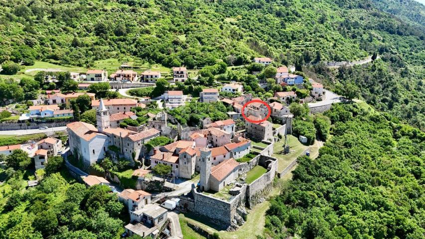 PRILIKA!!!! RIJETKOST U PONUDI!!! SAMOSTOJEĆA KUĆA SA POGLEDOM NA MORE U STAROGRADSKOJ JEZGRI