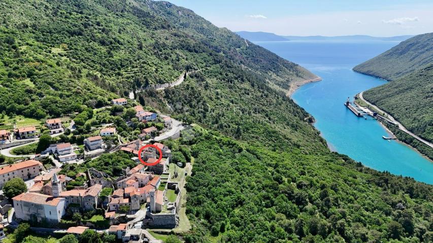 PRILIKA!!!! RIJETKOST U PONUDI!!! SAMOSTOJEĆA KUĆA SA POGLEDOM NA MORE U STAROGRADSKOJ JEZGRI