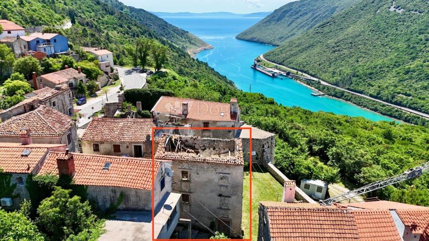 PRILIKA!!!! RIJETKOST U PONUDI!!! SAMOSTOJEĆA KUĆA SA POGLEDOM NA MORE U STAROGRADSKOJ JEZGRI