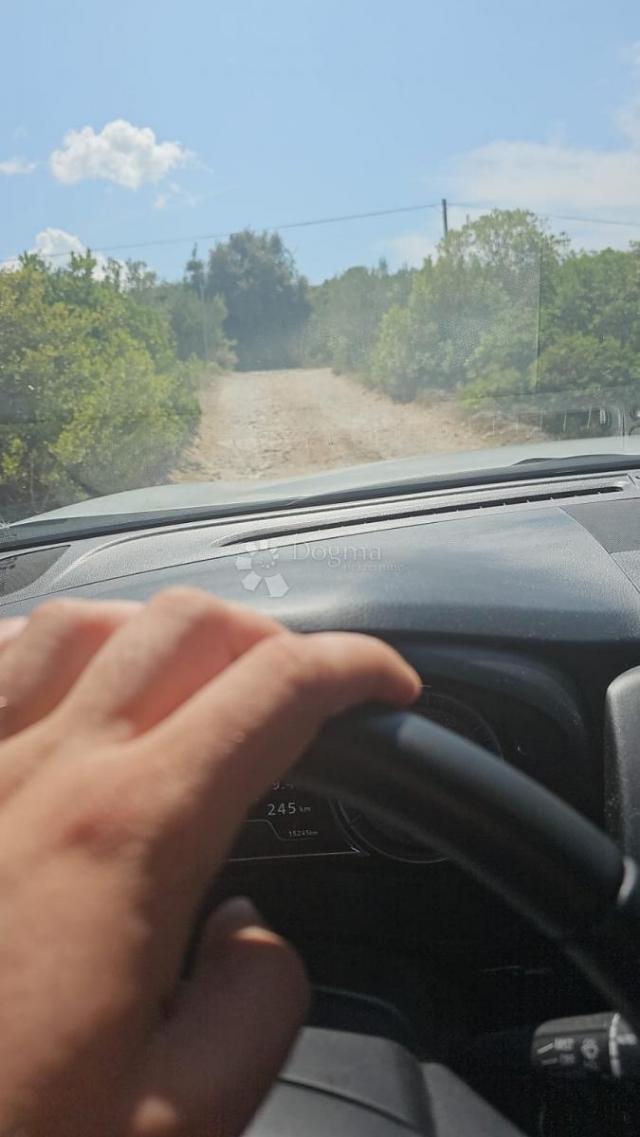 Građevinsko zemljište prvi red do mora