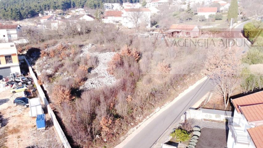Imotski 2271 m2 građevinsko zemljište - NOVO!