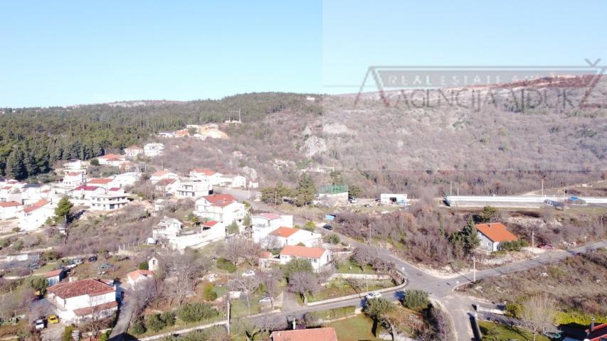 Imotski 2271 m2 građevinsko zemljište - NOVO!