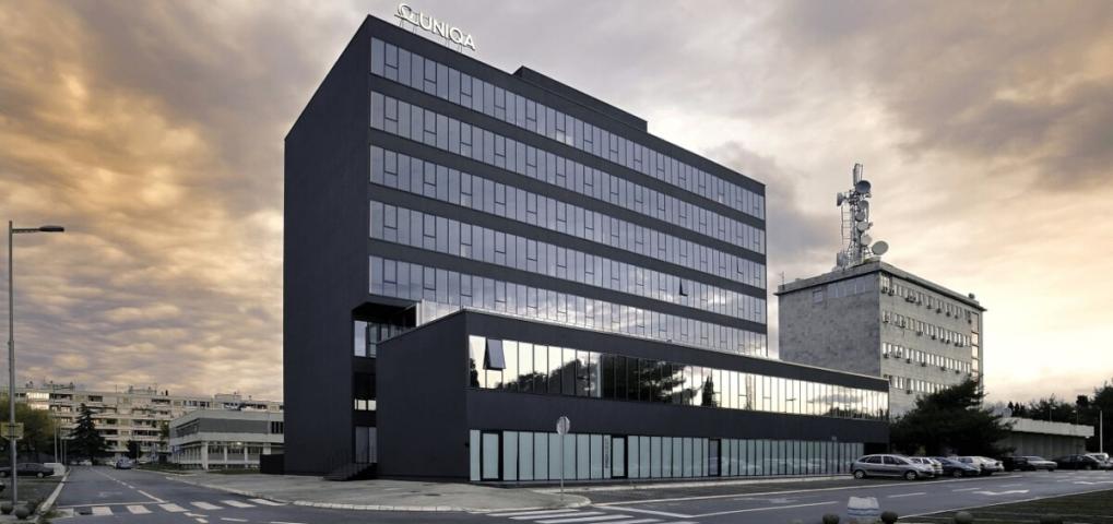 Poslovni prostori od 318m2 - Preko Morače