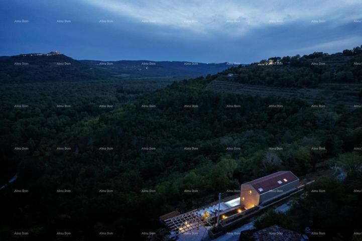 Kuća Luksuzna vila s pogledom na Motovun!