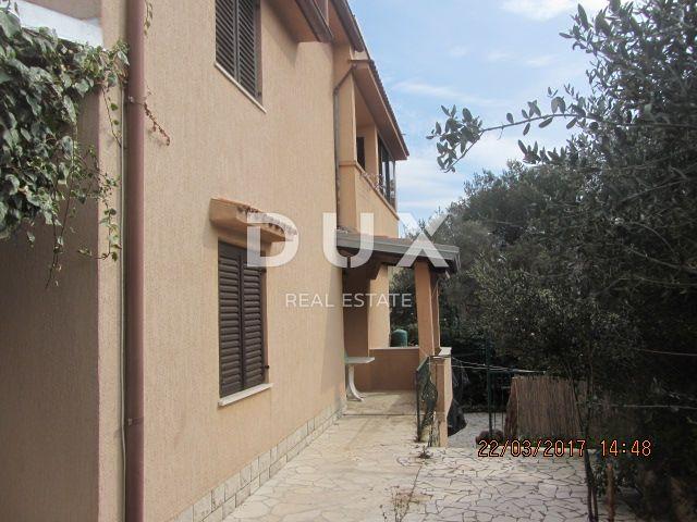MALI LOŠINJ, ARTATORE - Kuća sa tri apartmana i razrađenim turizmom