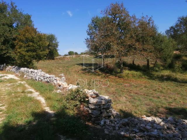 Istra, Krmed – Građevinsko zemljište u mirnom dijelu prirode