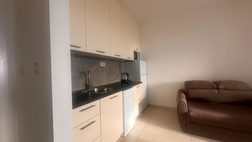 Pržno studio apartment ready to move-in.