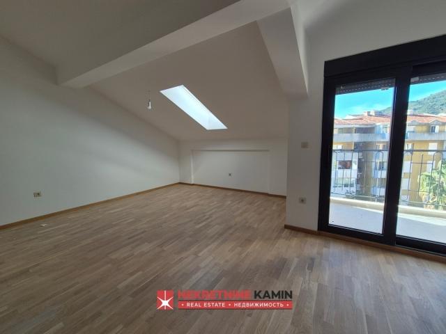 Prostran jednosoban stan+galerija, Adok, Budva 