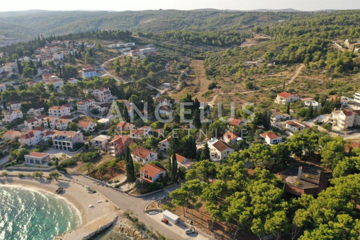 Brač, Sutivan - zemljište sa dozvolom blizu mora, 600 m2, PRODAJA