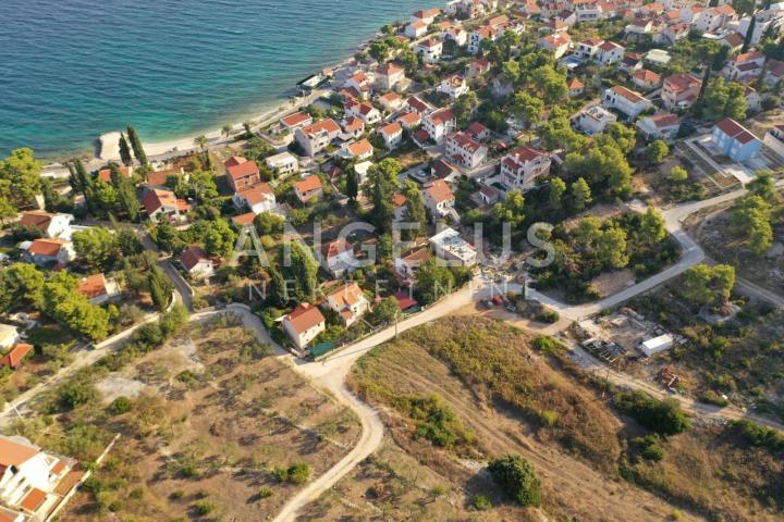 Brač, Sutivan - zemljište sa dozvolom blizu mora, 600 m2, PRODAJA