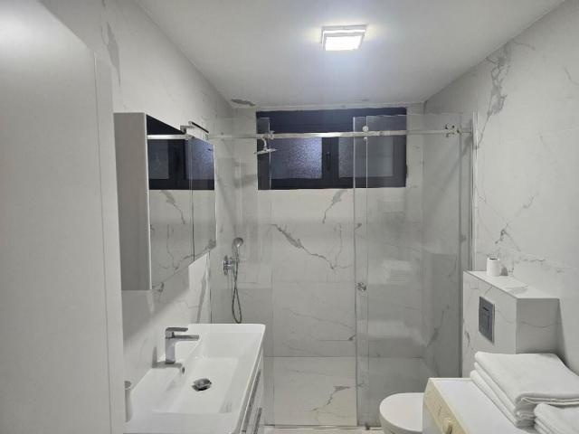 Trosoban stan, 130m2, Dalmatinska