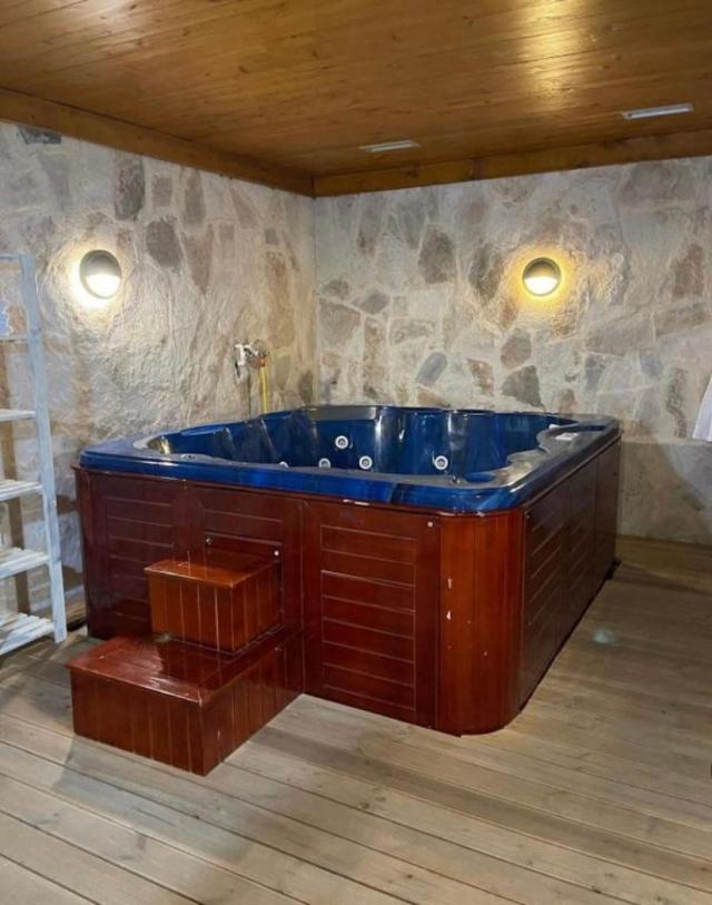 Kuća, 300m2, Centar, Kolašin