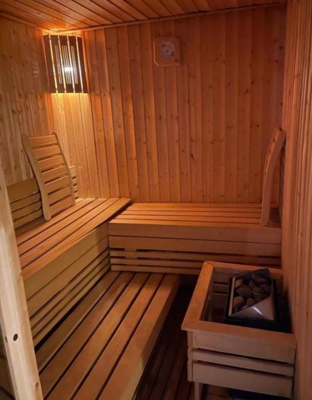 Kuća, 300m2, Centar, Kolašin