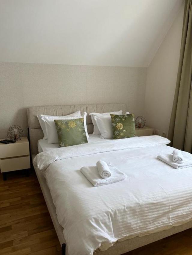 Kuća, 300m2, Centar, Kolašin