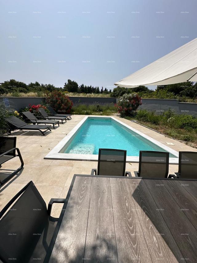 Kuća Istra, Ližnjan, 1 km do centra Medulina, nova moderna kuća sa bazenom za odmor. 