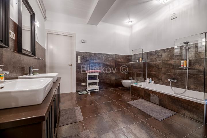 Najam, Zagreb, Donji grad, stan 175m2, na 2 katu